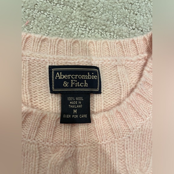 Abercrombie & Fitch cable knit, pink sweater. nice and warm, 100% wool sweater. - Picture 2 of 4